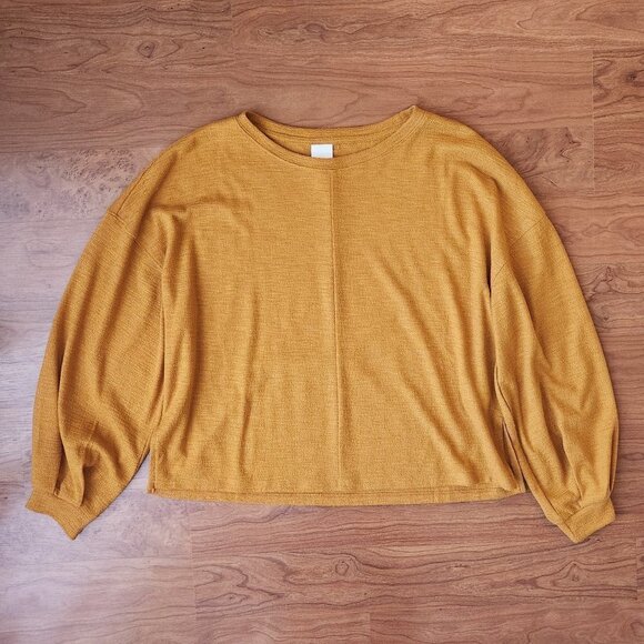 H&M GOLD LIGHTWEIGHT TOP - LONG SLEEVE - EUC - Picture 5 of 8